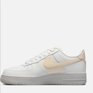 Nike Women's Air Force 1 '07 ESS